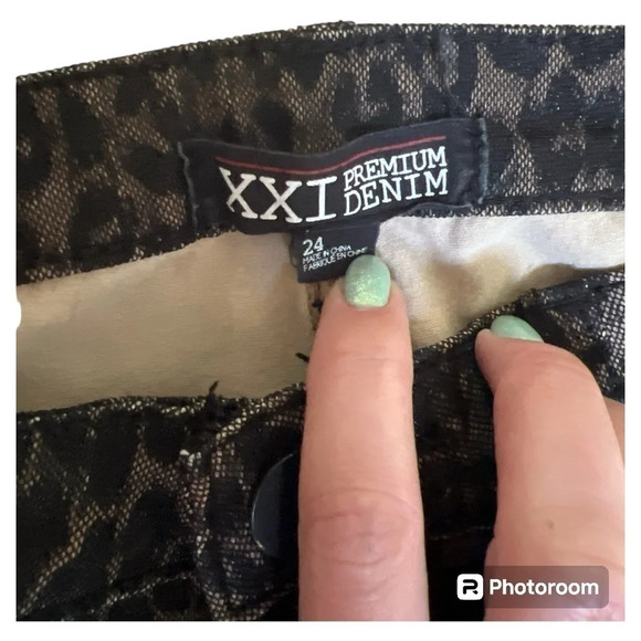 Forever 21 premium denim animal print skinny jeans size 24 - Picture 3 of 5